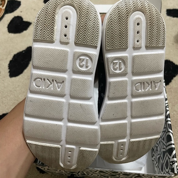 AKID Bandana Inspired Sneakers - Picture 6 of 8